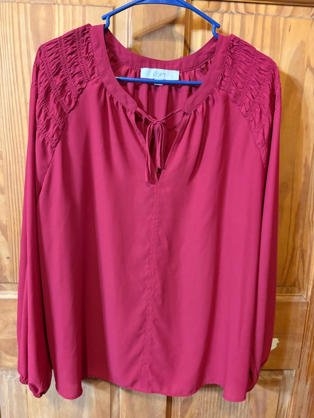 NFS-SOLD-VEGAS_POSH
LOFT Tie-Neck Blouse in Raspberry